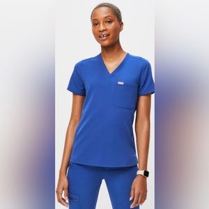 Catarina™ One-Pocket Scrub Top and Zamora™ Jogger Scrub Pants